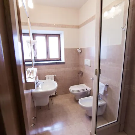 Rifugio Sapienza 3* Николози