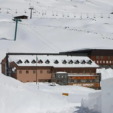 Rifugio Sapienza Отель Николози