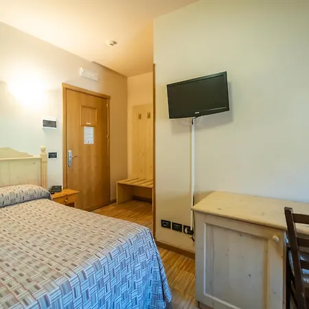 Rifugio Sapienza 3* Николози